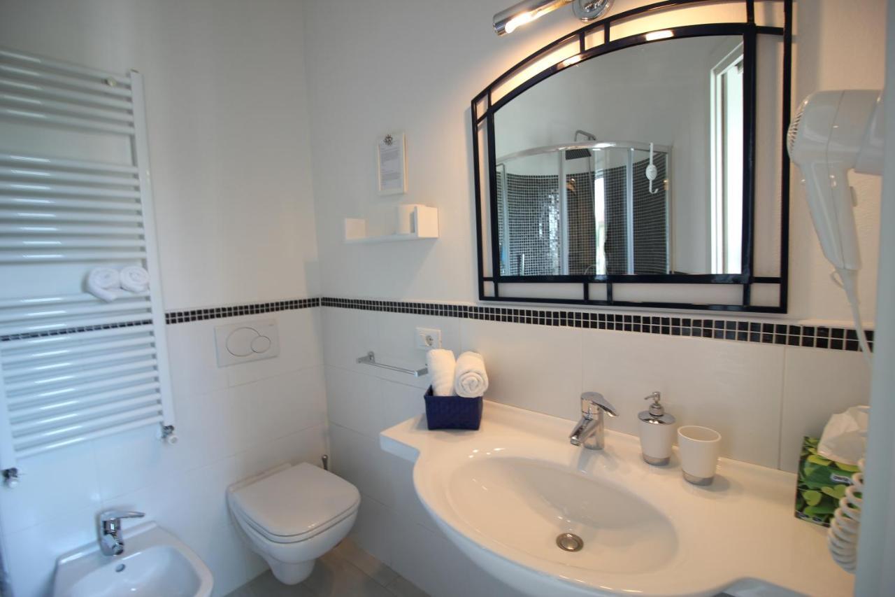 Bed & Breakfast Rooms&breakfast Il Punto... Peschiera del Garda